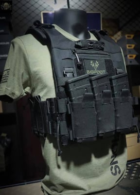 YAKEDA Tactical Vest + 6 Protective Pads-TacticalXmen