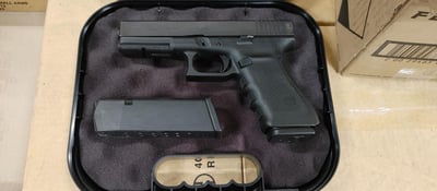 Used Police Trade Glock 21 Gen 4 45 Auto 2-13 rd Mags Night Sights - $469