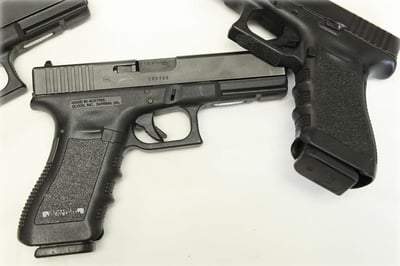 GLOCK MODEL 17 9MM POLICE TRADES (GEN3) - $439.99 (Free S/H over $450)