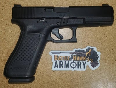 USED Police Trade In Glock 17 Gen 5 9mm 4.49" Barrel 3- 17rd Magazines - $398 