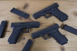 GLOCK 22 40SW Police Trades with 3 Mags (Gen3)