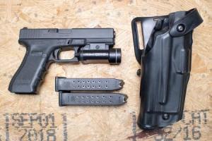 GLOCK 17 Gen4 9mm Police Trade-In Pistol with TLR-1 Light and Safariland Holster(Good Condition) 17GEN4NSTLR1-HLSAFARILANDG