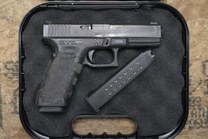 GLOCK 17 Gen4 9mm Police Trade-in Pistol with Two Magazines and Case BAZD473