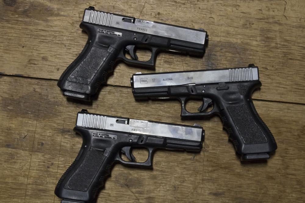 These photos represent the overall condition of these Glock 17 Gen3 police trades...