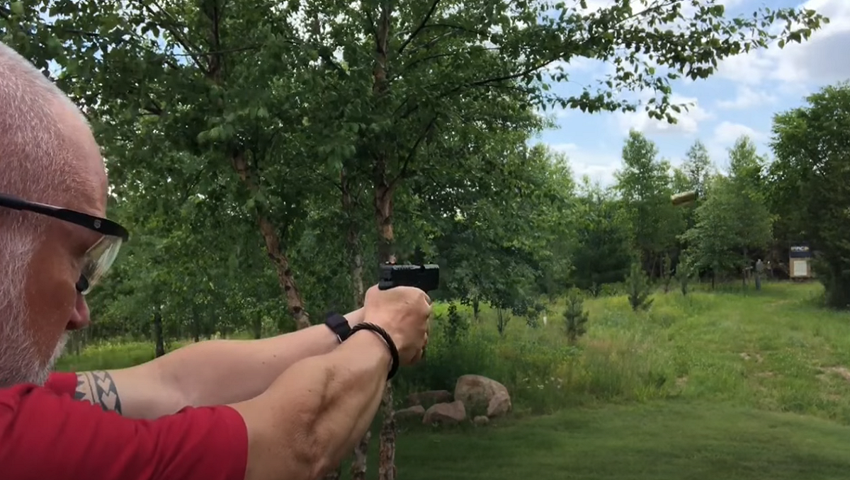 beretta-apx-a1-distance-shooting