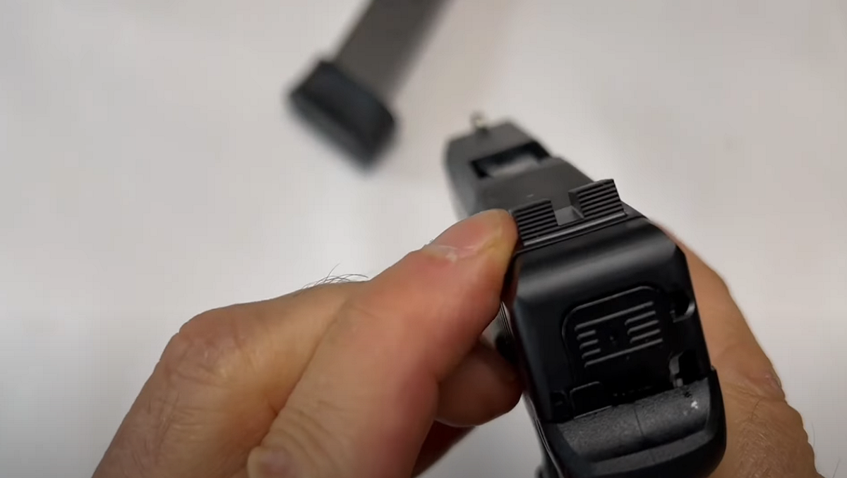 beretta-apx-a1-fixed-sights