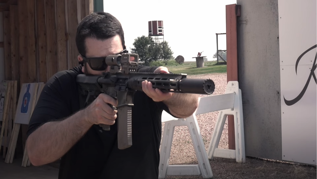 holosun-aems-hm3xt-shooting