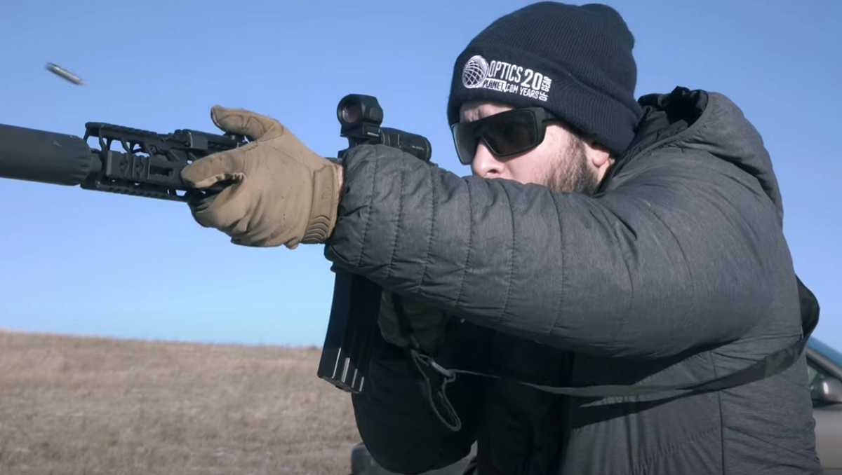holosun-scrs-red-dot-shooting