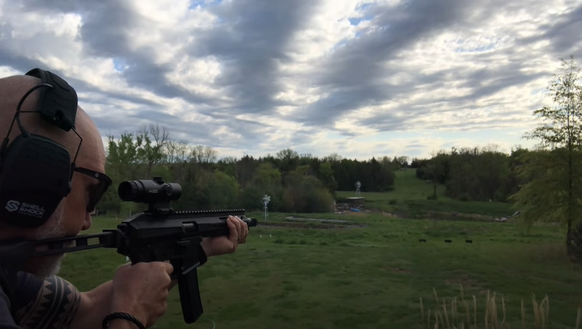 pof-pheonix-sub-gun-shooting-200-yards