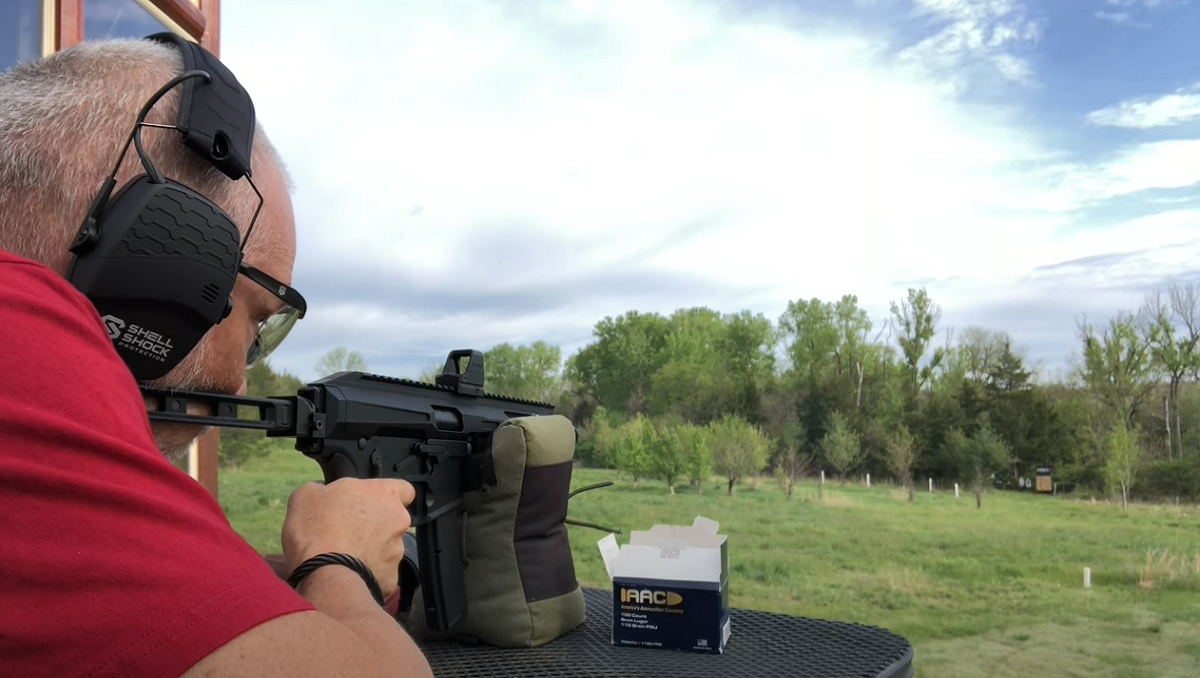 pof-pheonix-sub-gun-shooting-with-olight-osight-mounted