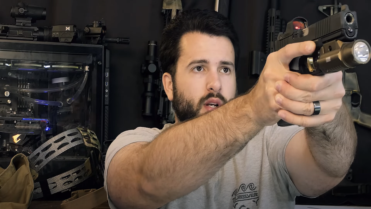 primary-arms-classic-mini-red-dot-aiming
