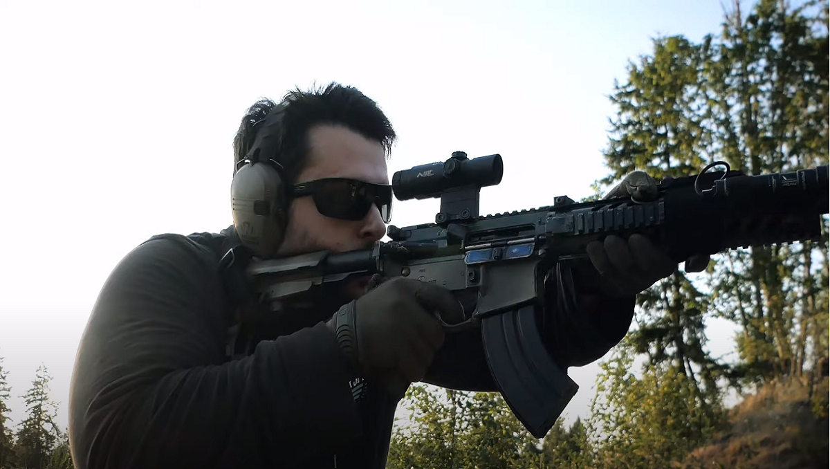 primary-arms-glx-2x-prism-shooting