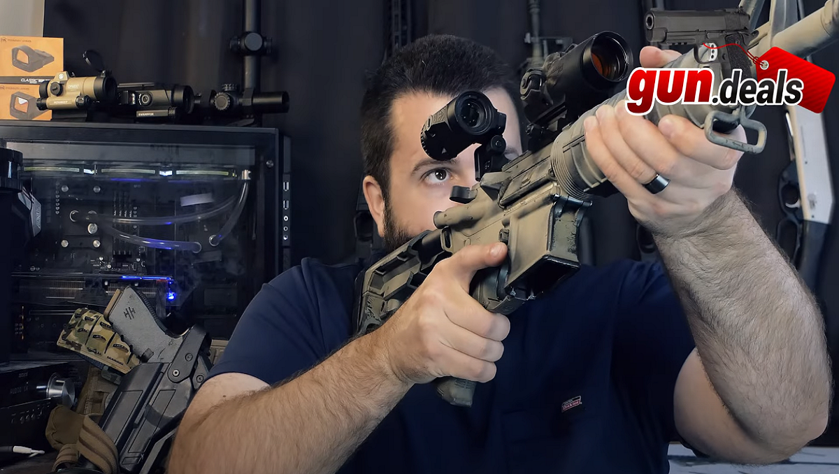 sightmark-wolverine-aiming