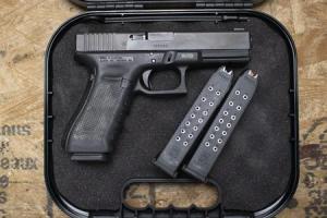 GLOCK 17 Gen4 9mm Police Trade-in Pistol with Three Magazines and Case