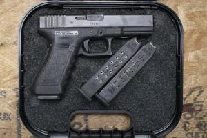 GLOCK 22 Gen3 40SW Police Trade-In Pistol with Three Magazines and Case