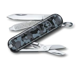 Victorinox Classic SD Small Pocket Knife with Scissors and Screwdriver, Navy Camo, 58mm, 0.6223.942US2